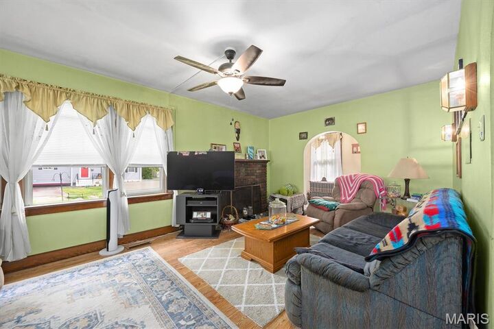 Property Photo: 427 S 13th Street IL 62220