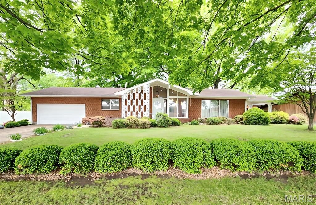 Property Photo:  529 Old Rock Road  IL 62040 