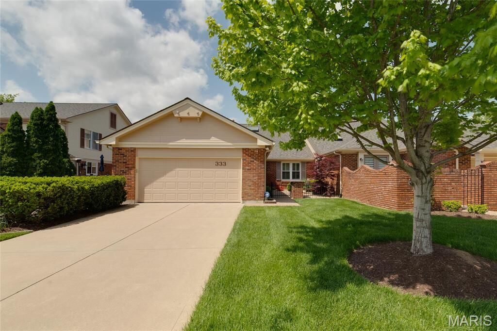 Property Photo: 333 Morristown Court MO 63017