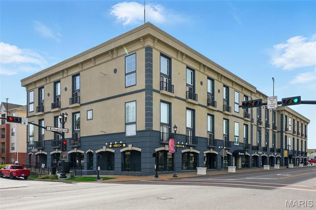 Property Photo: 200 S Kirkwood Road 329 MO 63122