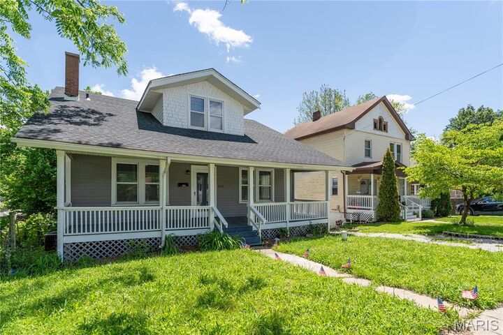 Property Photo:  863 Washington Avenue  IL 62002 