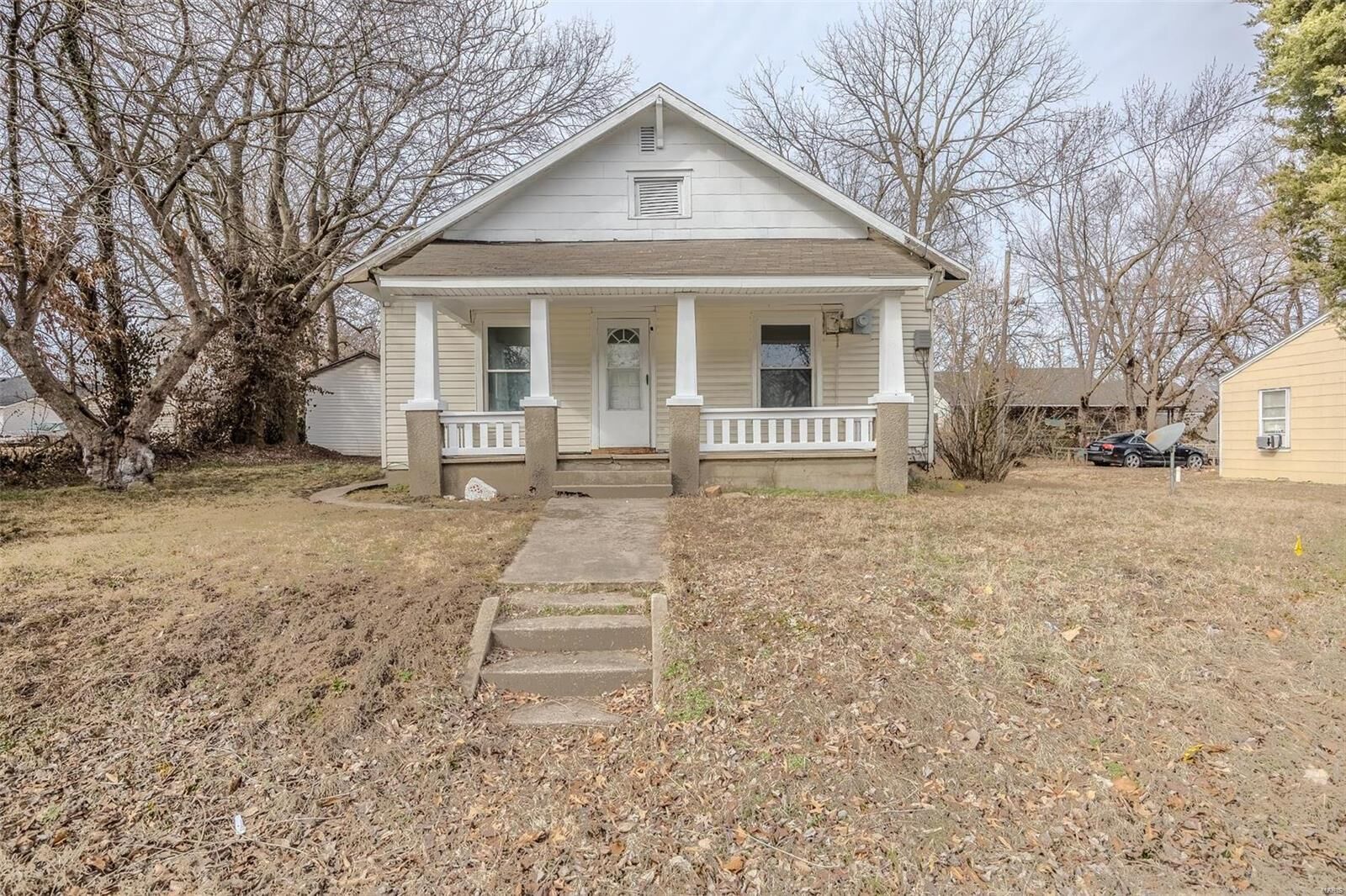 Property Photo: 915 N Kansas Expressway MO 65802