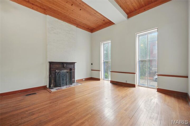 Property Photo: 1225 Mackay Place MO 63104