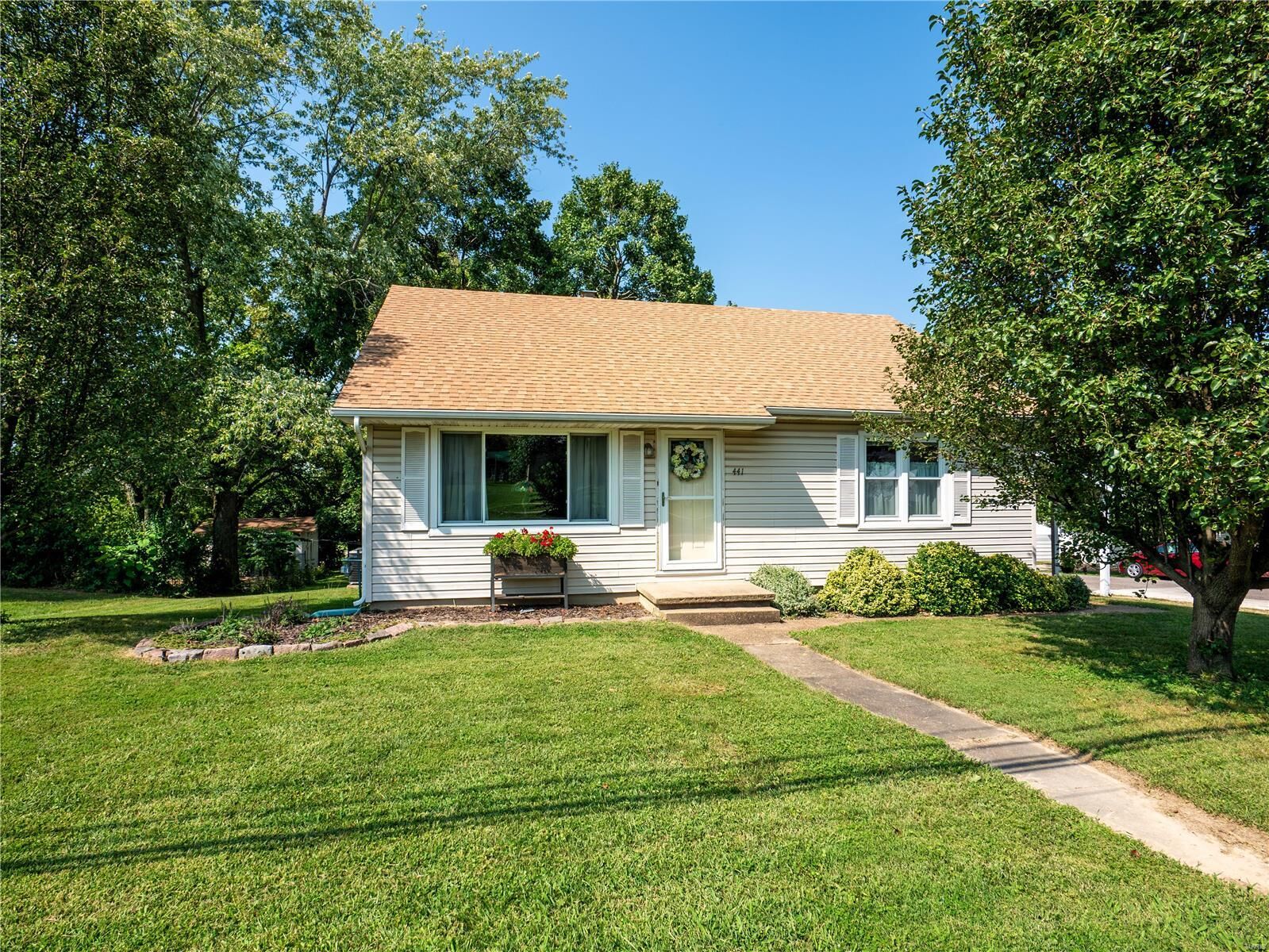 Property Photo: 441 E Vine Street MO 63080