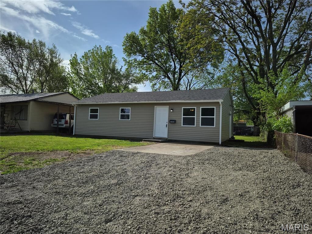Property Photo: 2152 Bern Avenue IL 62040