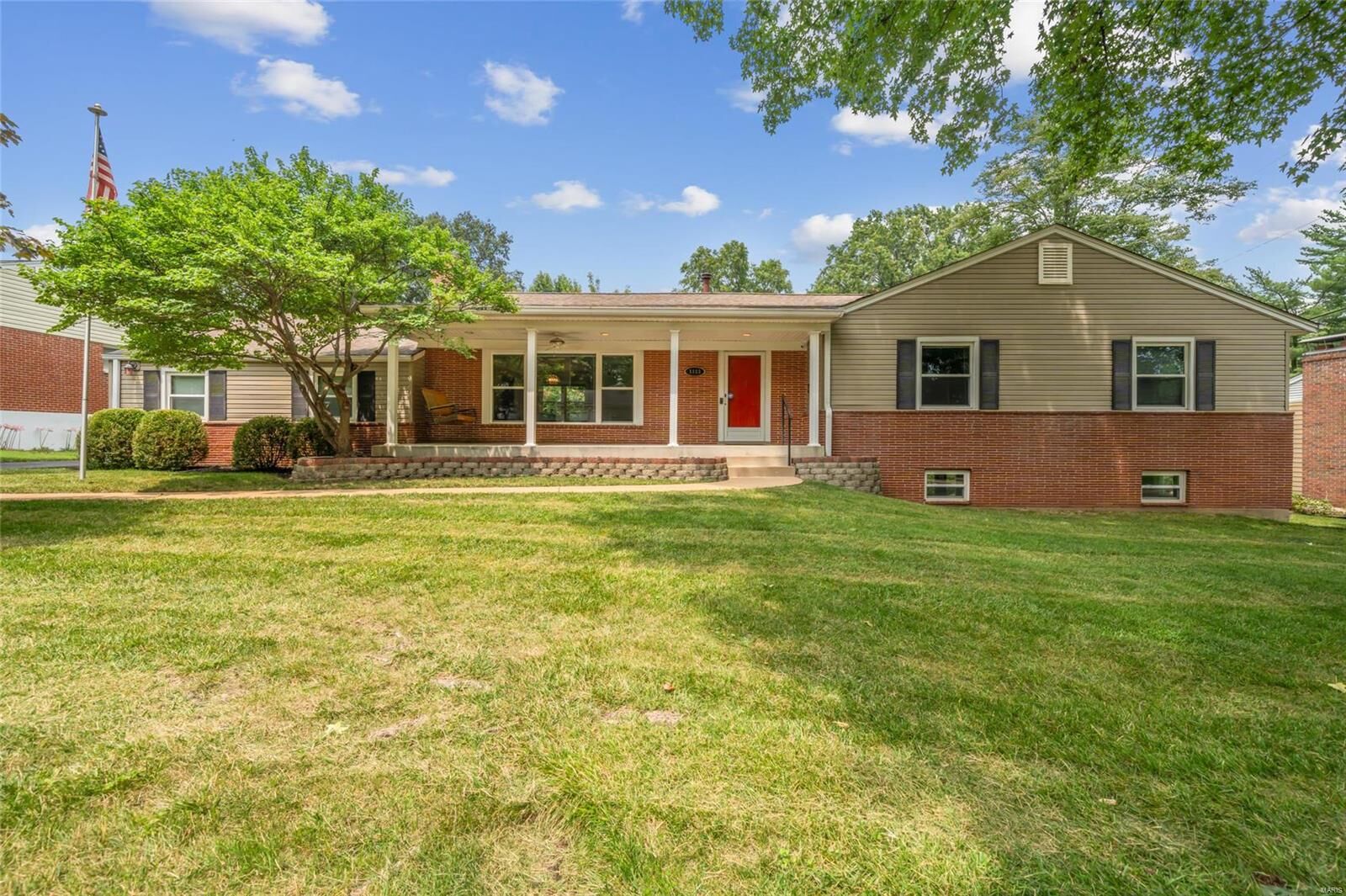 Property Photo: 1113 Whitecliff Drive MO 63122