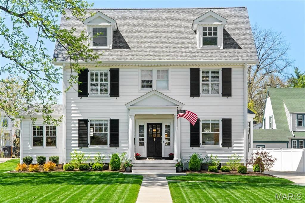 Property Photo: 125 N Woodlawn Avenue MO 63122
