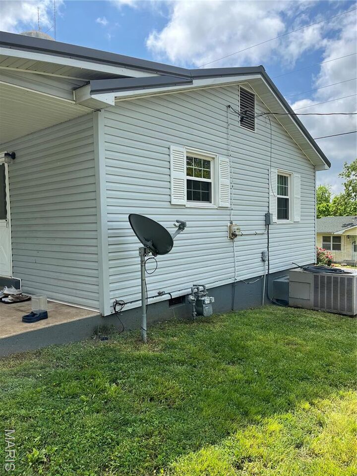 Property Photo:  309 Central Avenue  MO 63764 