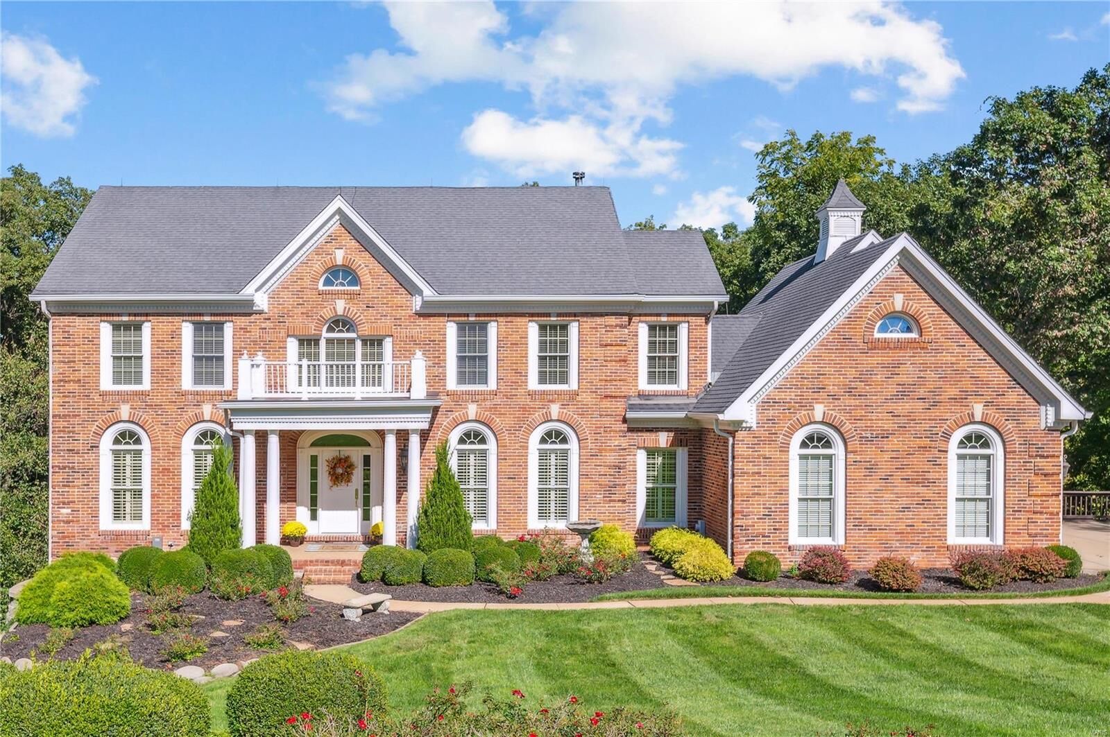 Property Photo: 16507 Kingspointe Lake Lane MO 63005