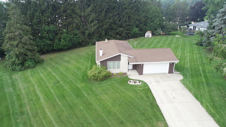 Property Photo: N59w23474 Lilac Ct WI 53089