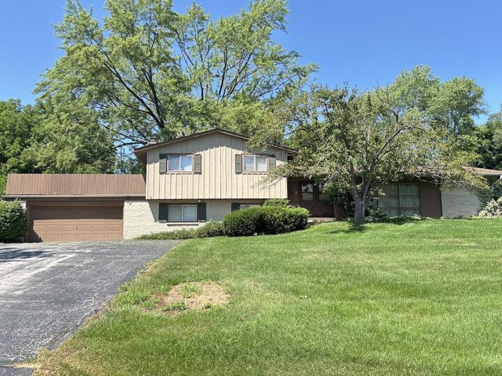 5135 S Menard Dr  New Berlin WI 53151 photo