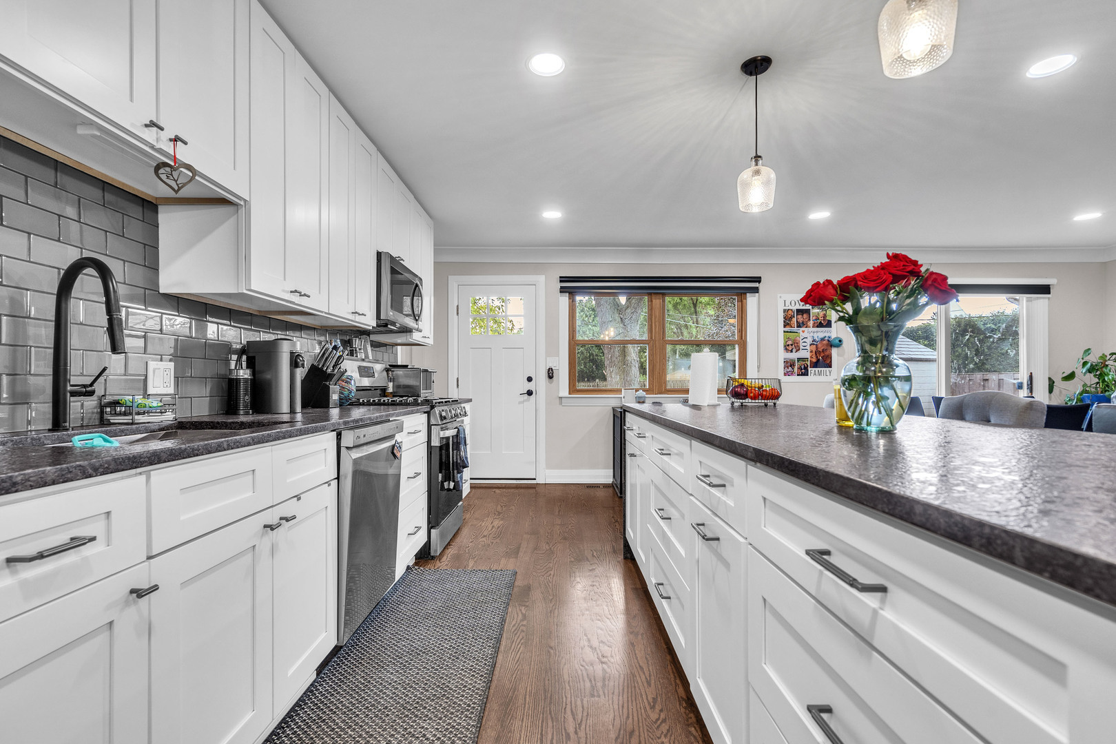 Property Photo: 1806 N Park Drive IL 60056