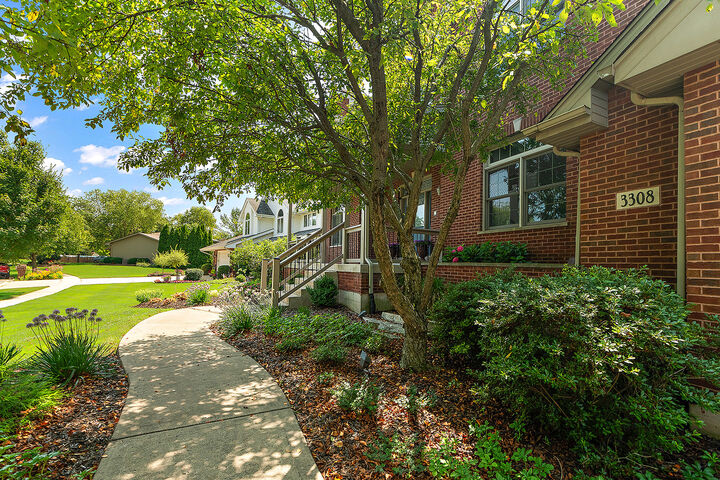 Property Photo: 3308 Avondale Court IL 60451