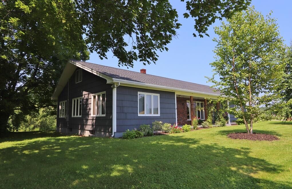 Property Photo:  1647 Broadway  ME 04401 
