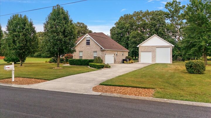 417 Whispering Winds Dr  Manchester TN 37355 photo