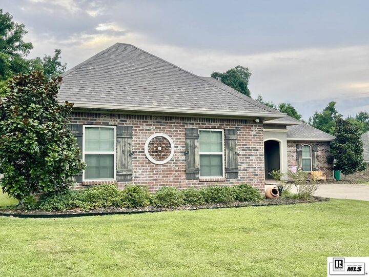 Property Photo: 408 Austin Oaks Circle LA 71292