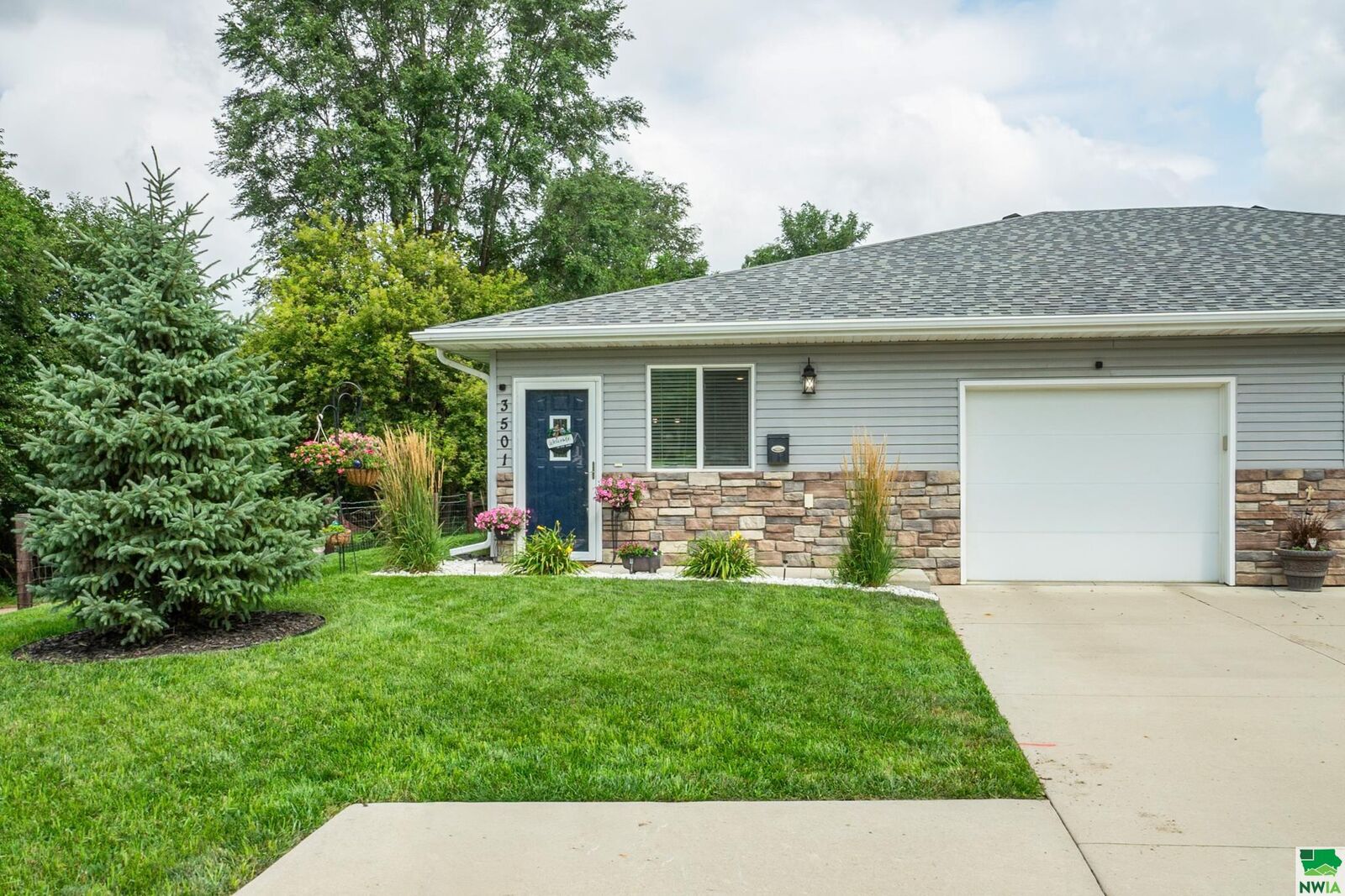 Property Photo:  3501 14th St  IA 51105 