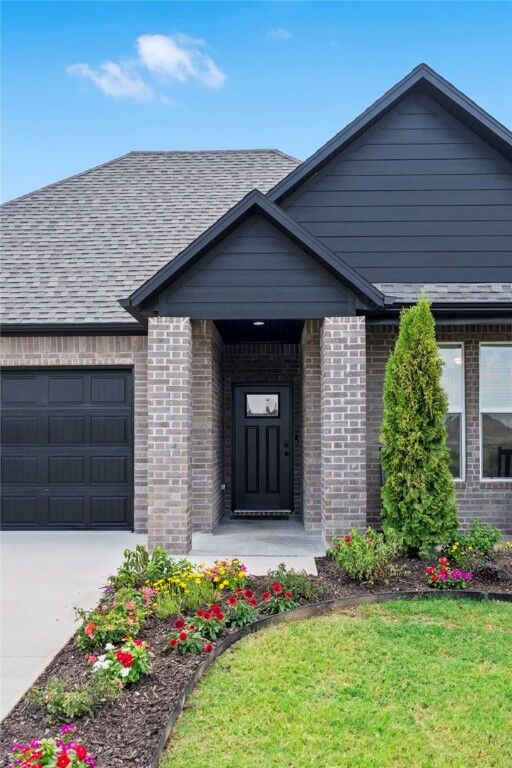 Property Photo: 398 W Taverner Xing AR 72730