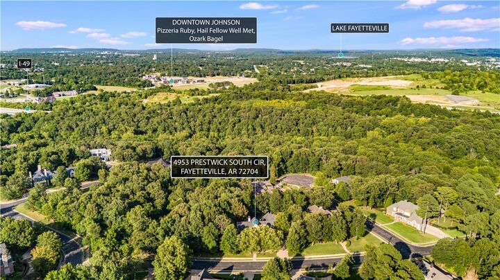 Property Photo: 4953 Prestwick South Circle AR 72704
