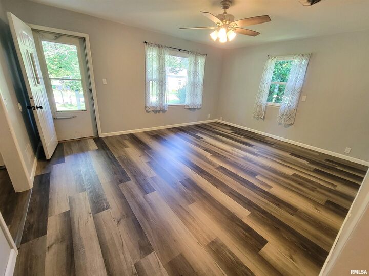 Property Photo:  325 Campbell Avenue  IL 62839 