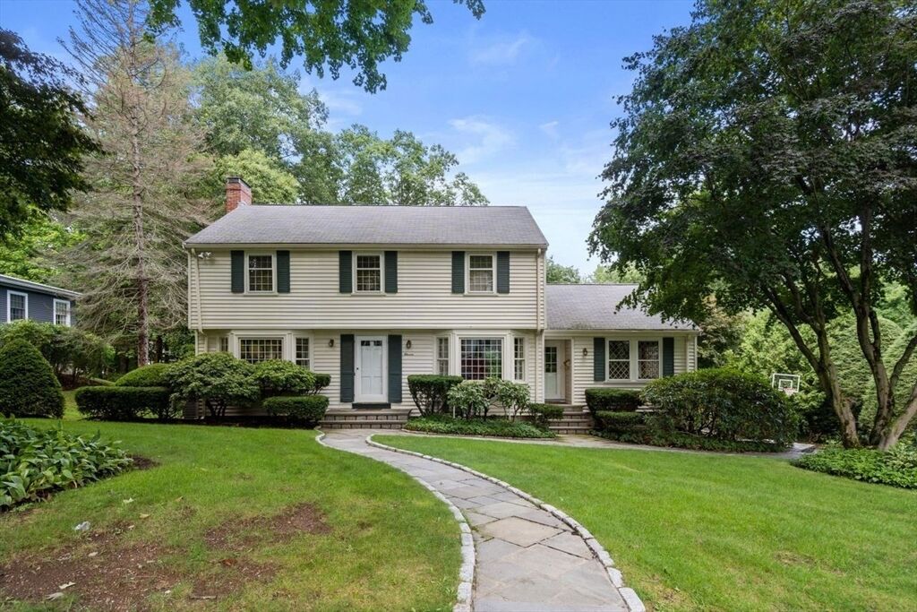 Property Photo: 11 Nantucket Road 11 MA 02481