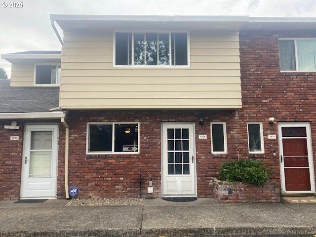 Property Photo: 1828 NE 19th St OR 97030