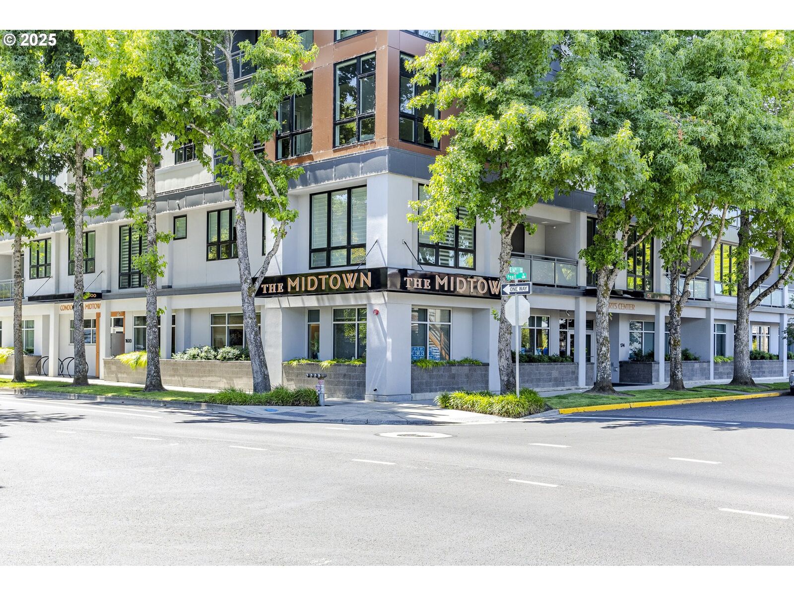 Property Photo: 1600 Pearl St 303 OR 97401