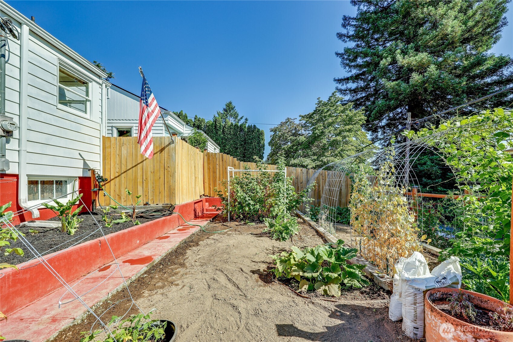 Property Photo: 1907 N Callow Avenue WA 98312