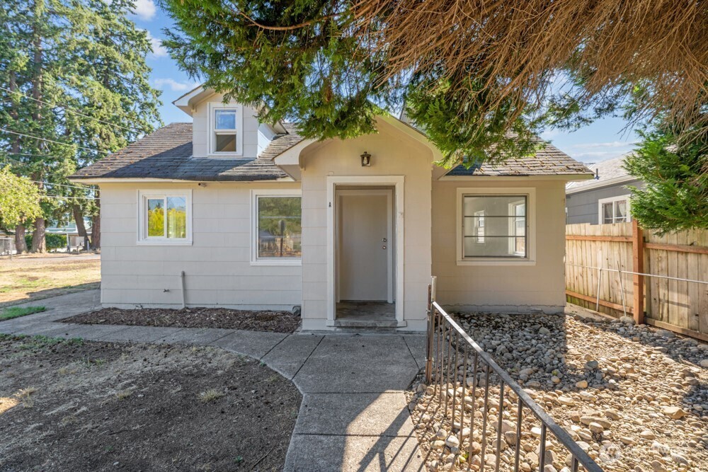 Property Photo: 8906 Wadsworth Street SW WA 98498