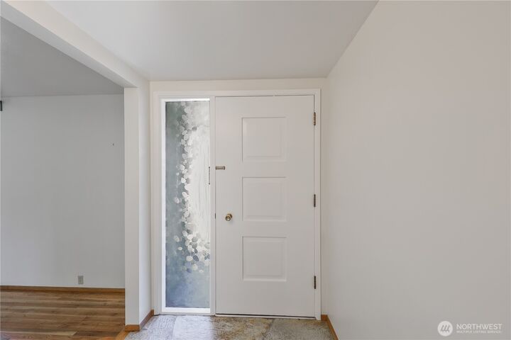 Property Photo: 3607 Strattfort Court WA 98032