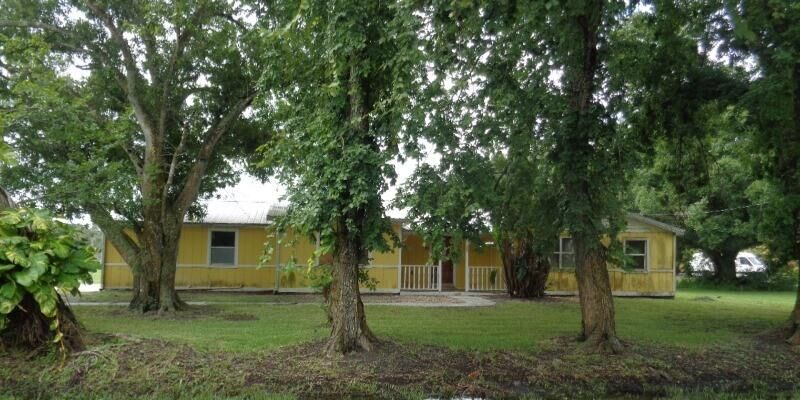 Property Photo:  20 NW 115th Drive  FL 34972 