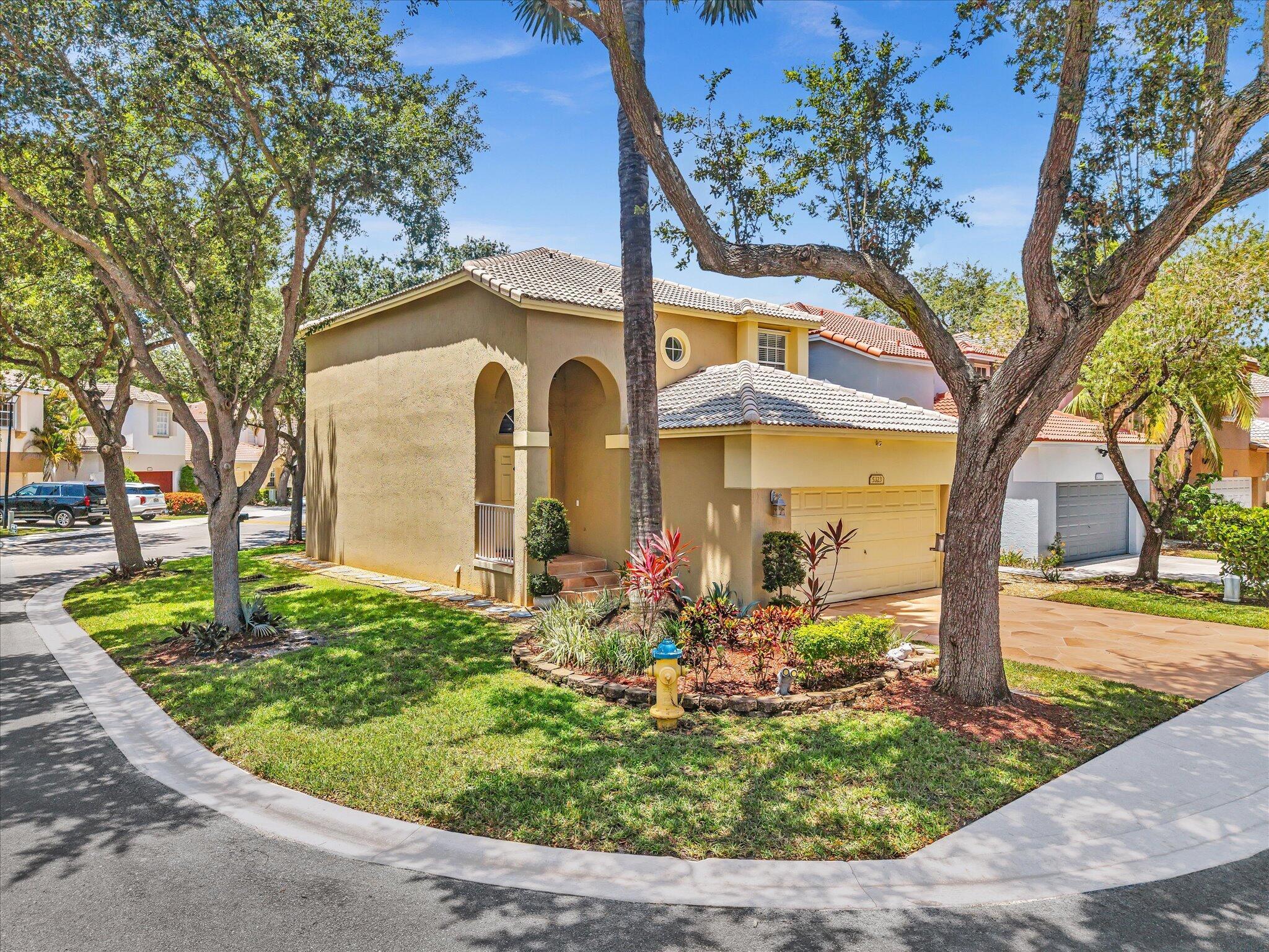 Property Photo:  5323 Eagle Cay Way  FL 33073 
