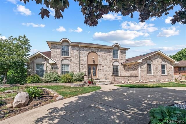 Property Photo:  4041 Twin Lakes Court  MI 48316