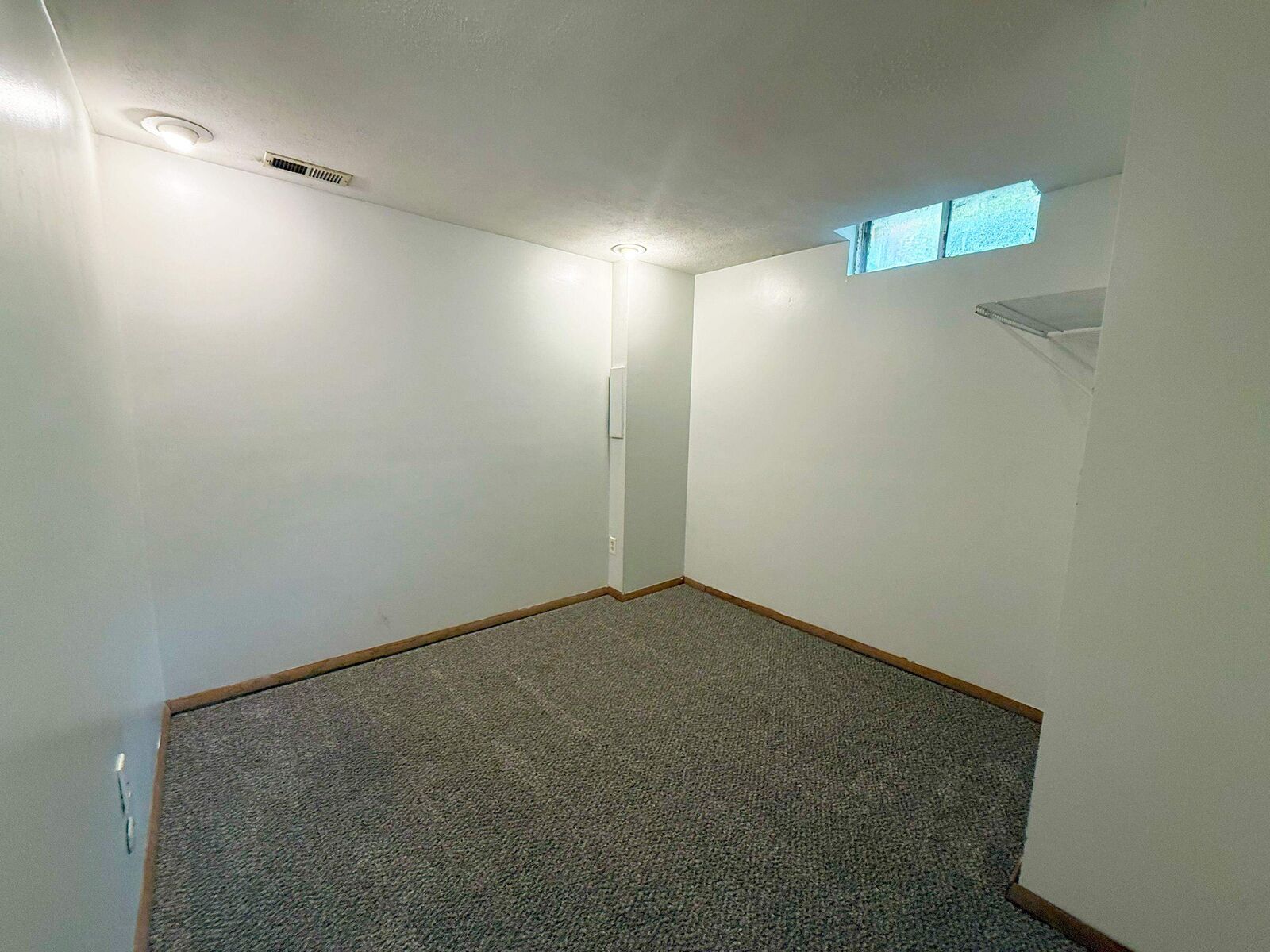 Property Photo:  1212 E Kemper St  KS 67216-4224 