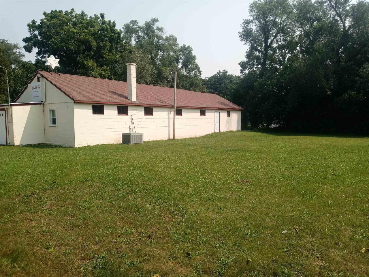 Property Photo: 1737 Sixth St Street WI 53511