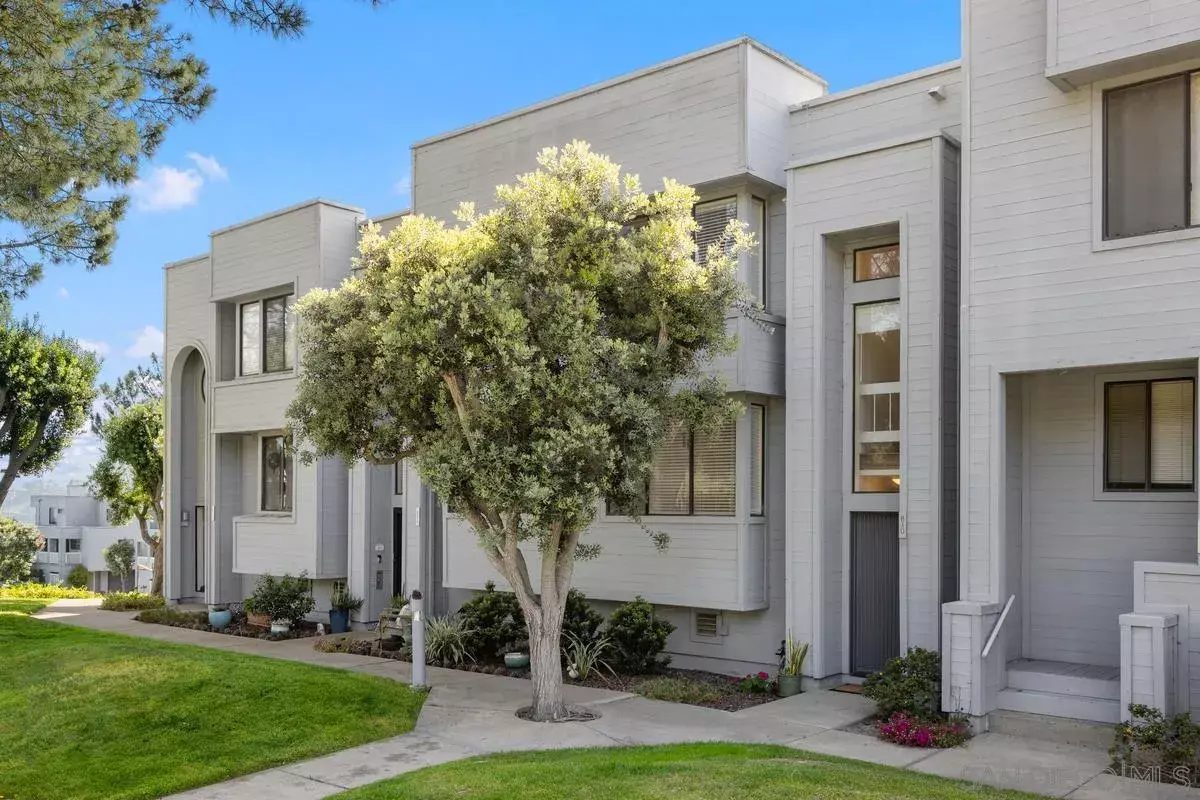 Property Photo: 810 America Way CA 92014