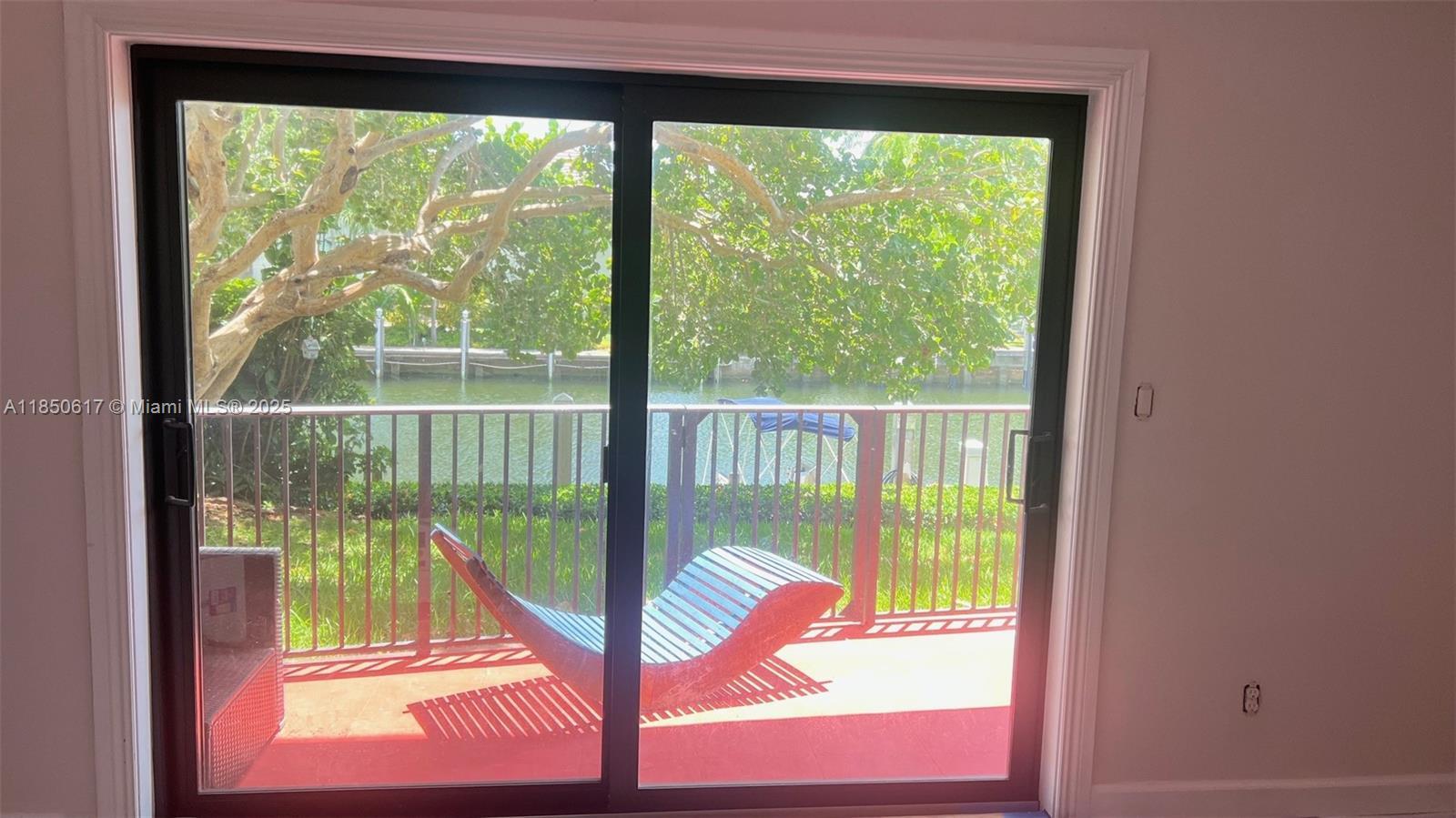 Property Photo: 6855 Edgewater Dr 1cs FL 33133
