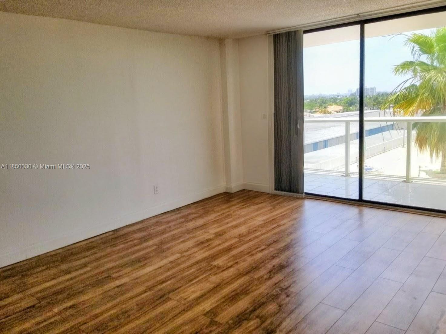 Property Photo: 13499 Biscayne Blvd 612 FL 33181