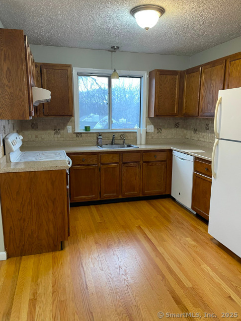 Property Photo: 20 East Pembroke Road CT 06811