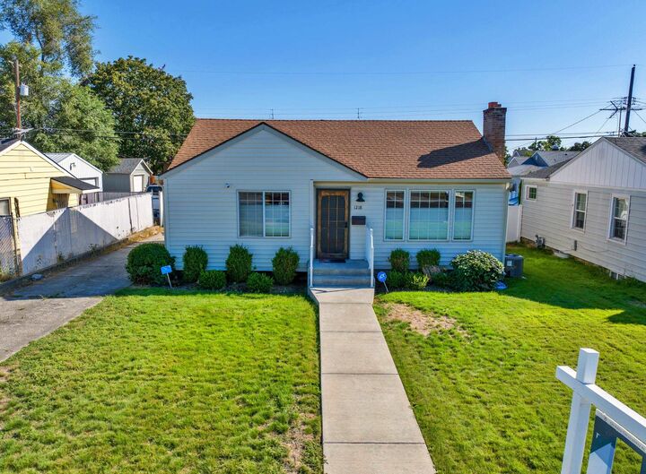 Property Photo: 1218 E Empire Ave WA 99207