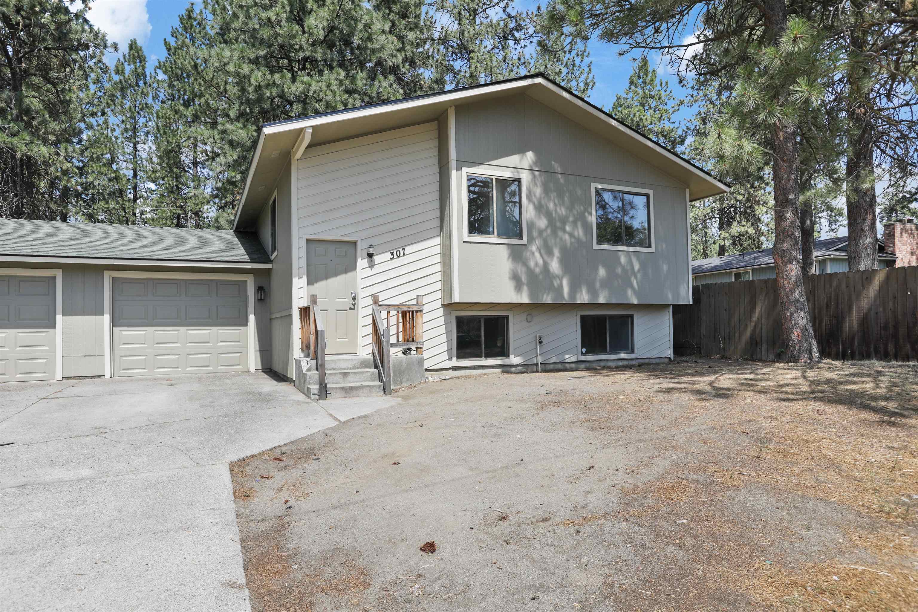 Property Photo:  307 E Hawthorne Rd 305 E Hawthorne Rd  WA 99218 