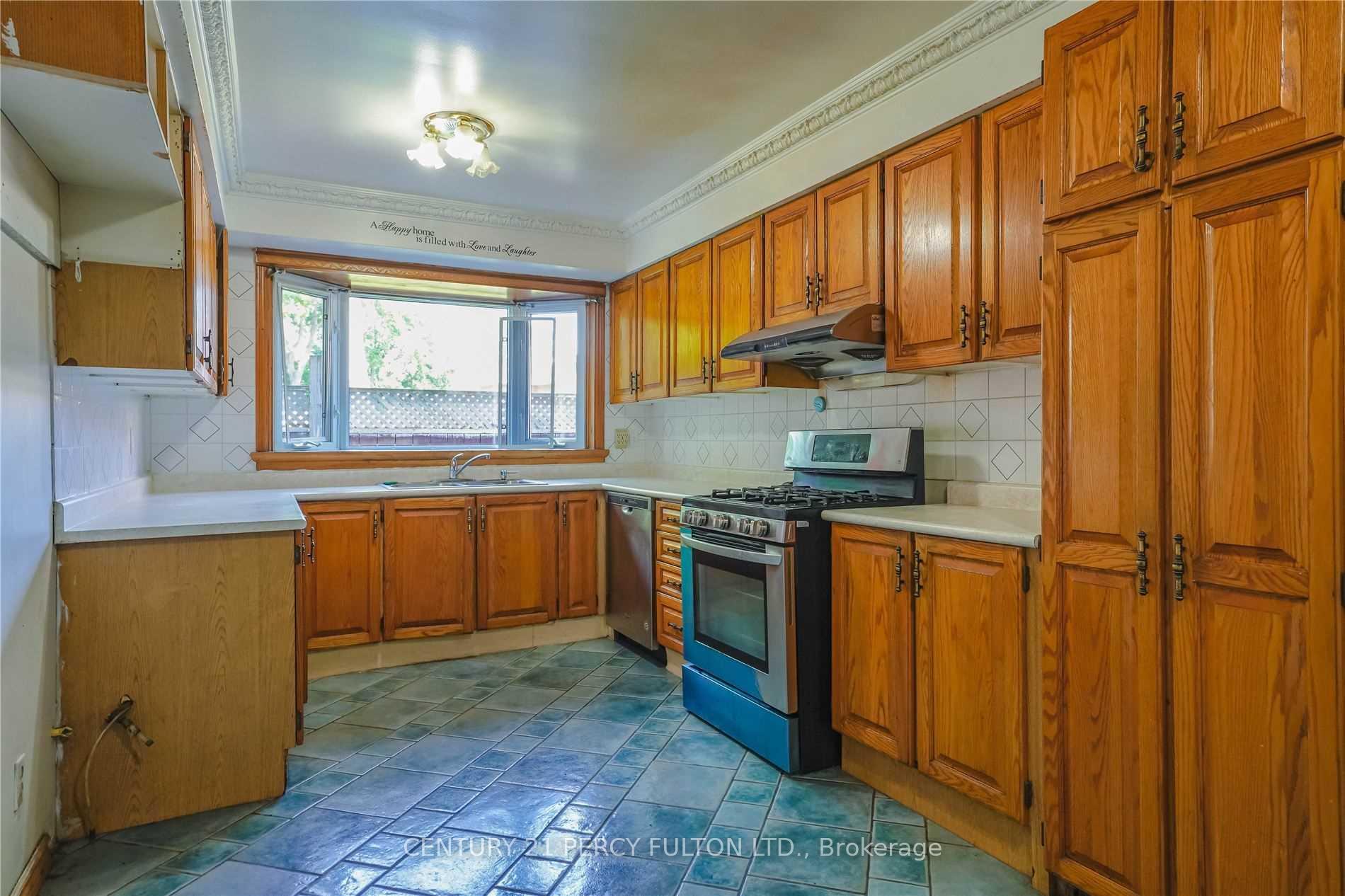 Property Photo:  6172 Kingston Road  ON M1C 1K9 