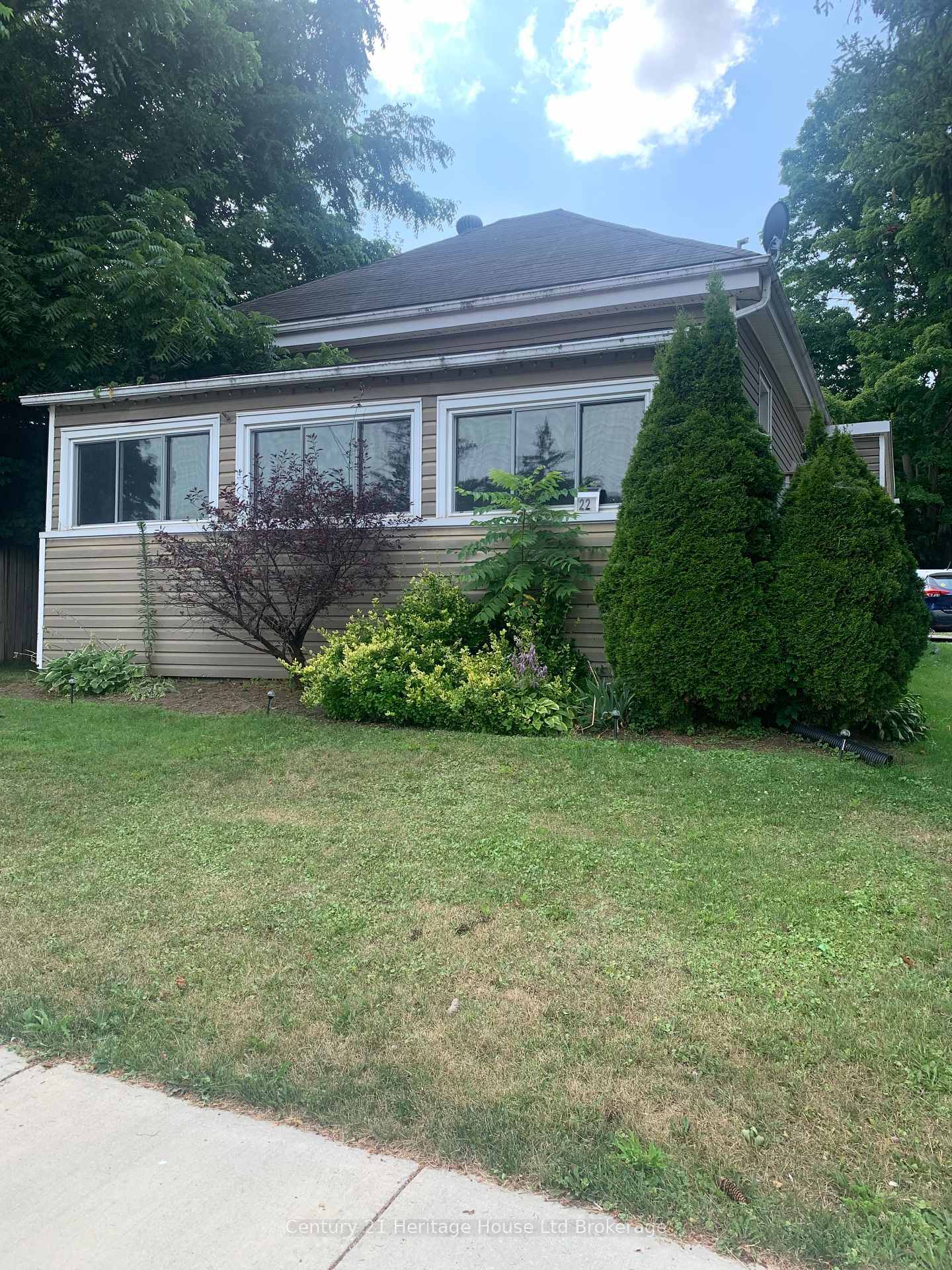 Photo de la propriété: 22 Fyfe Avenue ON N4S 3S4