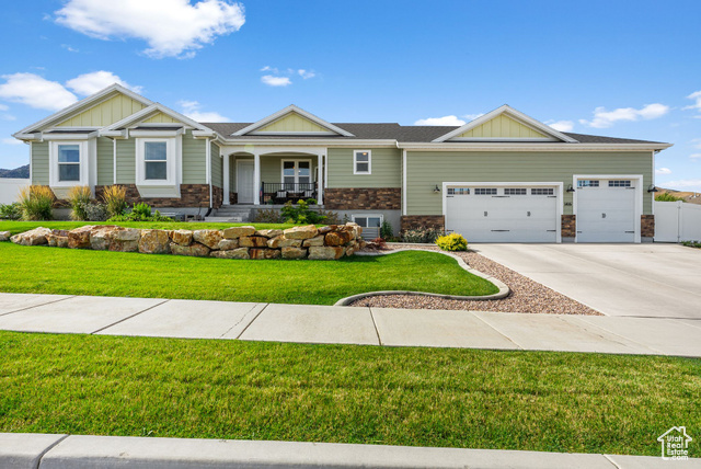 Property Photo: 1416 E 270 S UT 84074