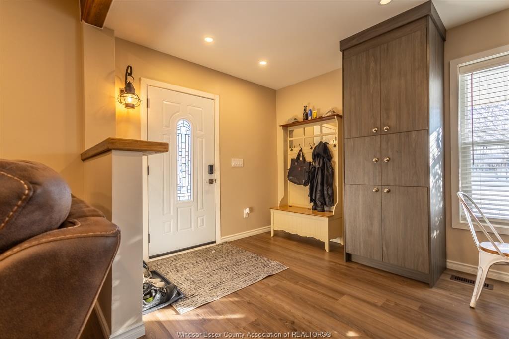 Photo de la propriété: 1695 Division Road North ON N9Y 2Y9