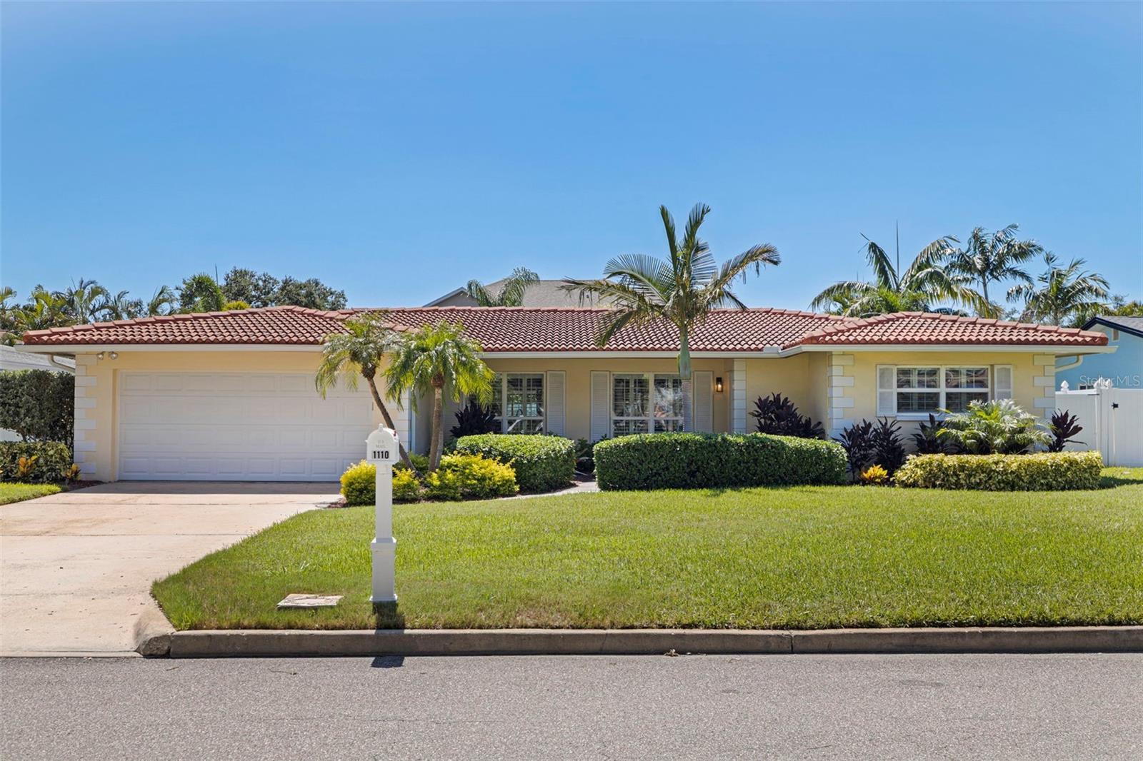 Property Photo: 1110 2nd Avenue S FL 33715