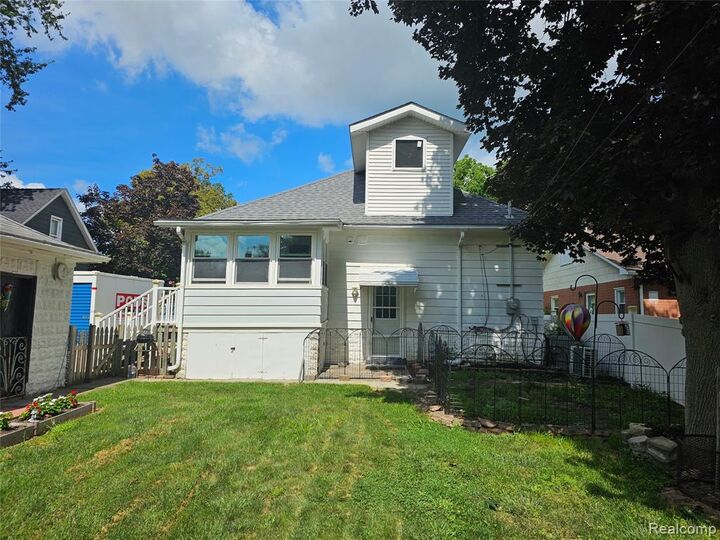 Property Photo: 28453 Church Street MI 48134 1503