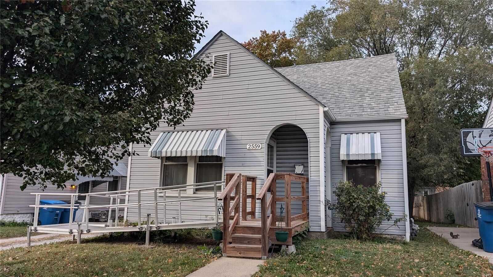 Property Photo: 2559 E 27th Street IL 62040