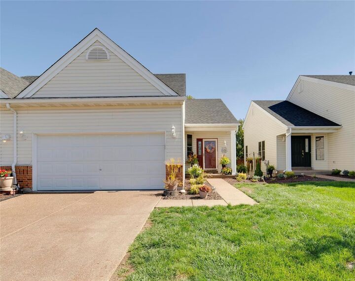 222 Maryland Drive 27B  O'Fallon MO 63366 photo