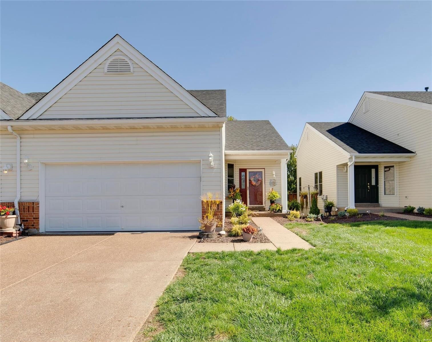Property Photo: 222 Maryland Drive 27B MO 63366